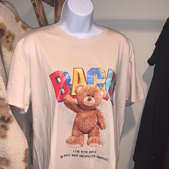 NWT medium unisex 🧸 shirt - Picture 2 of 4